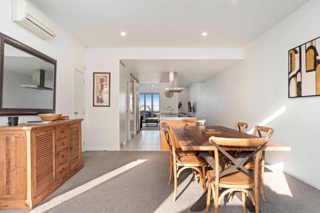 Lakeview Luxury - Taupo Holiday Apartment エクステリア 写真