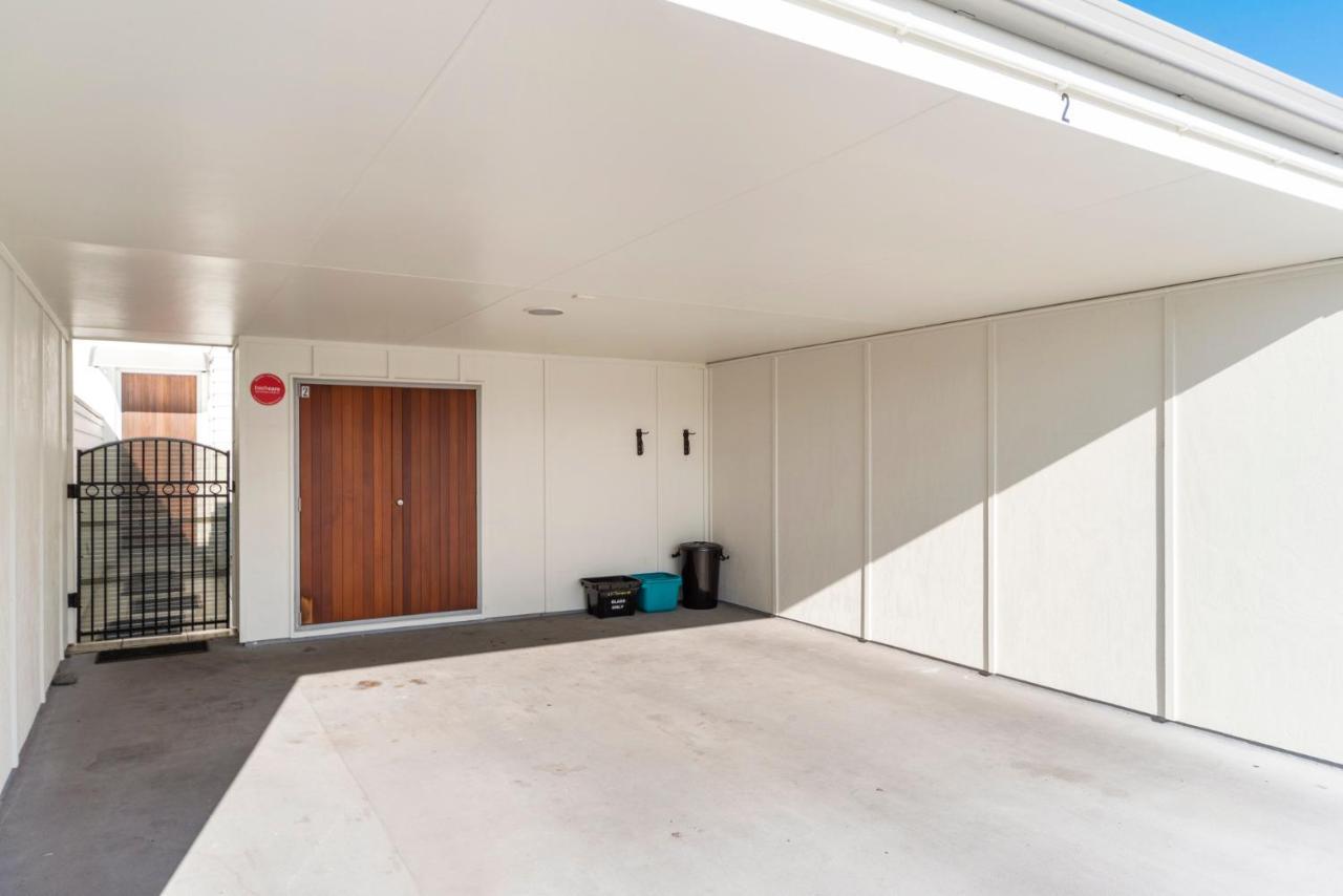 Lakeview Luxury - Taupo Holiday Apartment エクステリア 写真