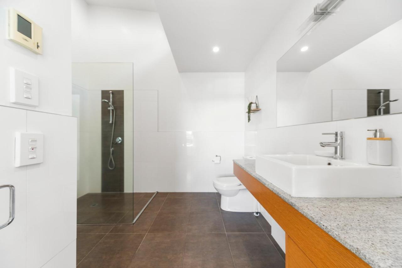 Lakeview Luxury - Taupo Holiday Apartment エクステリア 写真