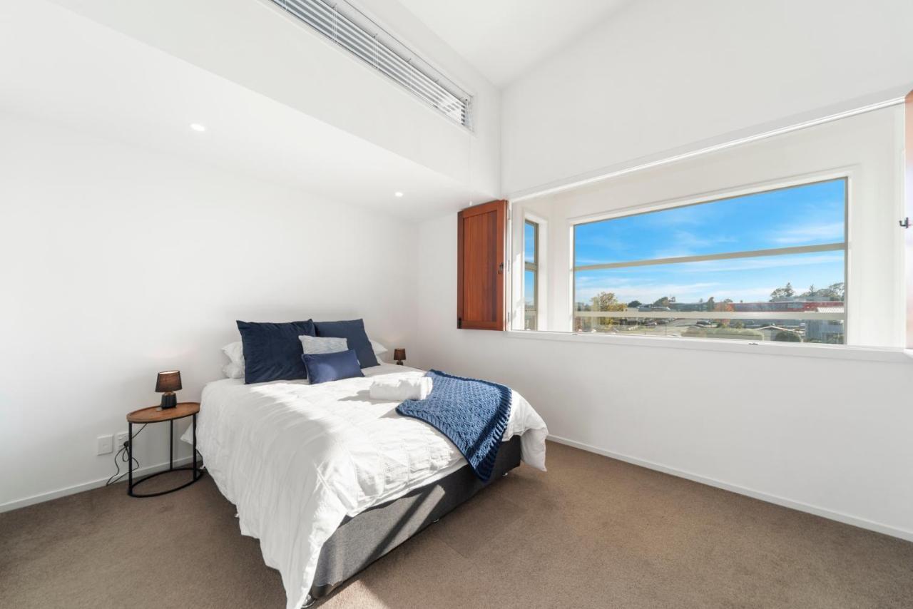 Lakeview Luxury - Taupo Holiday Apartment エクステリア 写真